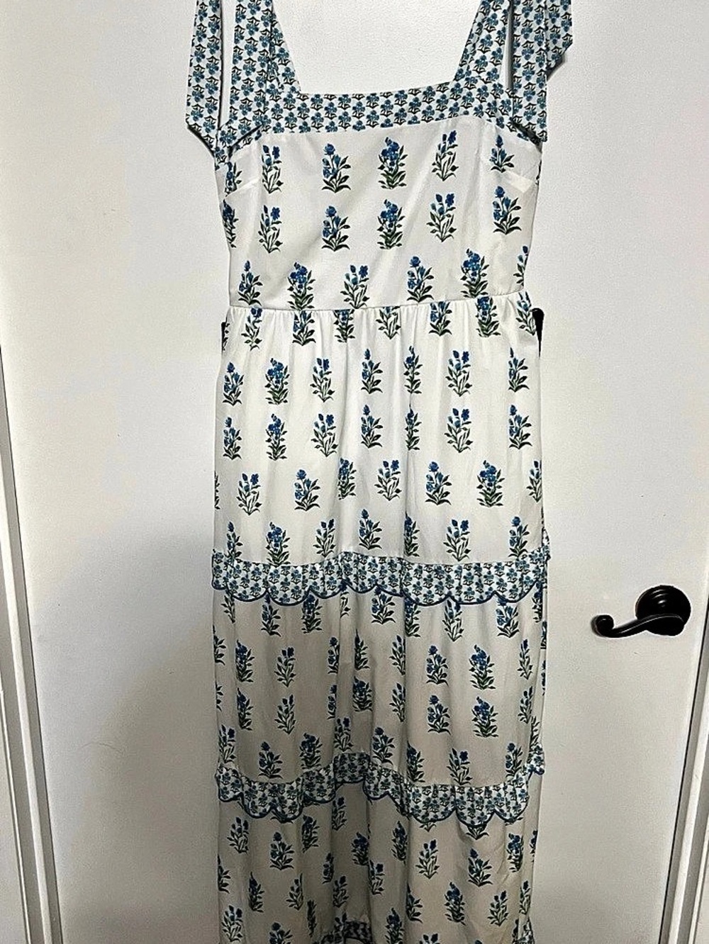 Mainstrip Floral Maxi Dress in White & Blue Size Medium Like New